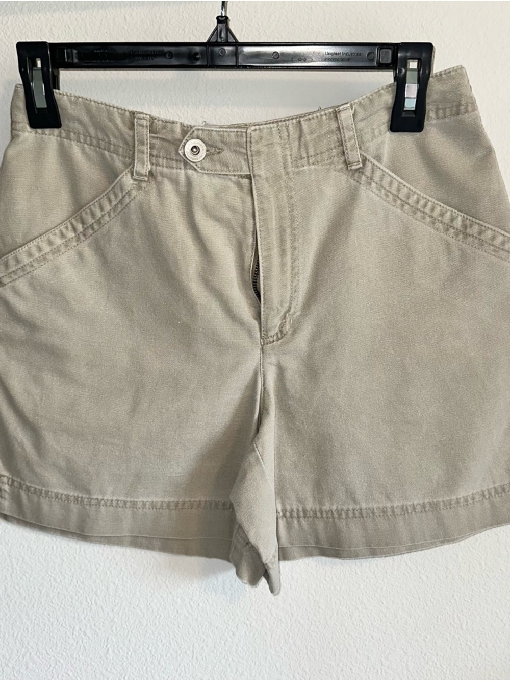 Liz Claiborne Light Beige Women's Shorts 6P 100% cotton